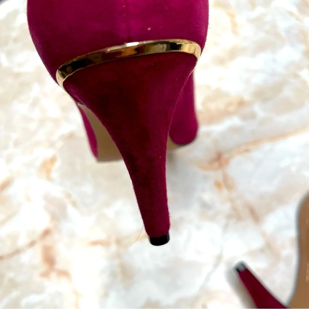 VINCE CAMUTO SUEDE BOOTIES, Wine Berry Suede Heeled Booties, Zipper, Gold Trim